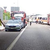Scontro tra auto, pullman e camper nel Reatino: 5 morti e 5 feriti Scontro tra auto, pullman e camper nel Reatino: 5 morti e 5 feriti