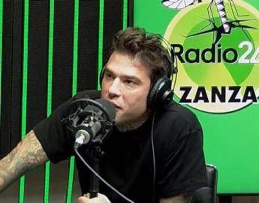 Fedez a La Zanzara, Cruciani: &quot;Chiara Ferragni è nel palazzo&quot;