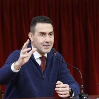 Futuro nazionale, la linea di Vannacci: "Prima l'Italia, poi Stato e Istituzioni e poi il diritto" Futuro nazionale, la linea di Vannacci: "Prima l'Italia, poi Stato e Istituzioni e poi il diritto"