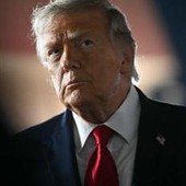 Iran-Usa, Araghchi: "Accordo mai così vicino. Pedaggio obbligatorio a Hormuz". Trump: "Firma nel weekend o lunedì"