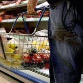 Il dilemma: insalata e affettati freschi o in busta? Guida pratica per pasti express e i rischi da evitare Il dilemma: insalata e affettati freschi o in busta? Guida pratica per pasti express e i rischi da evitare