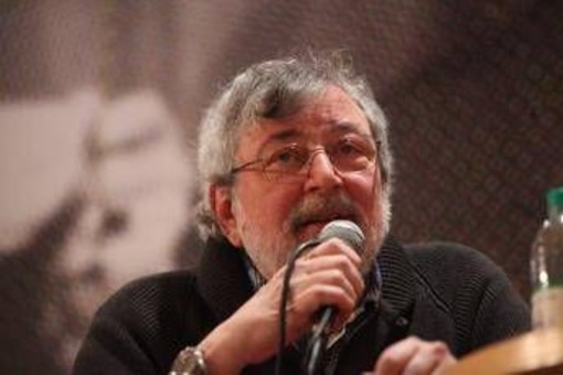 Guccini, a Pavana i funerali in forma privata