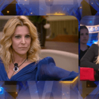 GfVip, Adriana Volpe su tutte le furie: "Se volete questi contenuti, mandatemi via" GfVip, Adriana Volpe su tutte le furie: "Se volete questi contenuti, mandatemi via"