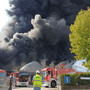 Maxi incendio a Malo, fiamme in una fabbrica di laterizi: "Mantenere chiuse porte e finestre" Maxi incendio a Malo, fiamme in una fabbrica di laterizi: "Mantenere chiuse porte e finestre"