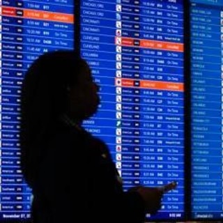 Usa, caos in 40 aeroporti per lo shutdown: oltre mille voli cancellati Usa, caos in 40 aeroporti per lo shutdown: oltre mille voli cancellati