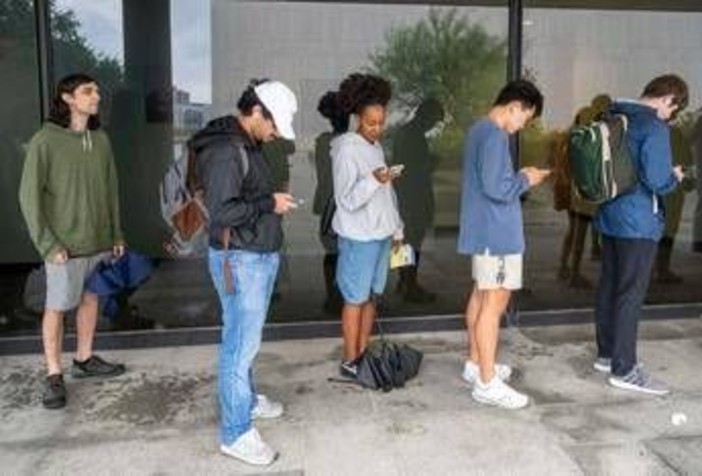 Usa, l'amministrazione Trump ha rallentato processo cittadinanza di 380mila potenziali elettori immigrati Usa, l'amministrazione Trump ha rallentato processo cittadinanza di 380mila potenziali elettori immigrati