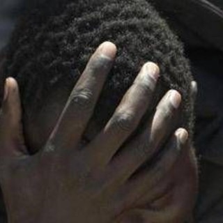 Migranti, Alarm Phone: &quot;200 persone in pericolo nel Mediterraneo centrale&quot;