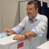 Salvini rieletto segretario della Lega con 465 voti: Garavaglia si ferma a 146 Salvini rieletto segretario della Lega con 465 voti: Garavaglia si ferma a 146