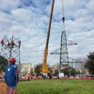 Terna, al via demolizioni dei tralicci, rimossi complessivamente 14 km linee aeree Terna, al via demolizioni dei tralicci, rimossi complessivamente 14 km linee aeree