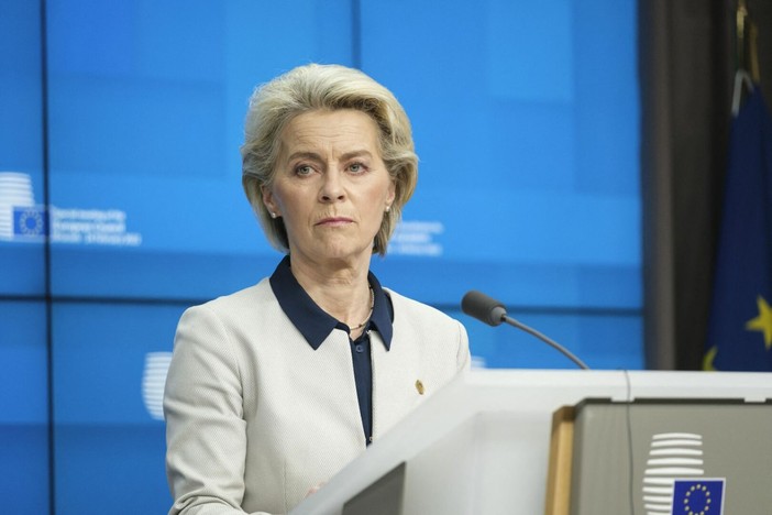 Von der Leyen “Ue al fianco iraniani che chiedono libertà”