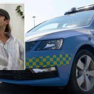 Incidente sulla Firenze-Pisa-Livorno, auto con tre giovani si cappotta: morto 27enne Incidente sulla Firenze-Pisa-Livorno, auto con tre giovani si cappotta: morto 27enne