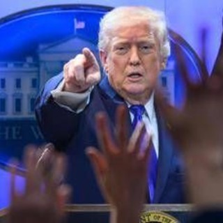 Trump, nuovi dazi dopo lo stop della Corte Suprema: "Non mi fermo" Trump, nuovi dazi dopo lo stop della Corte Suprema: "Non mi fermo"