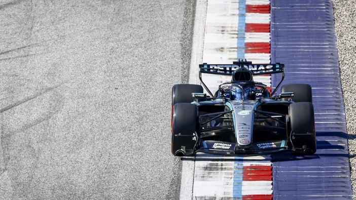 Russell pole in Austria davanti alle Ferrari di Leclerc e Hamilton