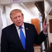 Iran, l'annuncio di Trump: "Al via nuovi negoziati"
