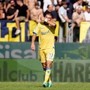 Frosinone-Como 2-0, gialloblù quinti a sorpresa. Il Parma batte il Genoa, prima vittoria per Cuesta