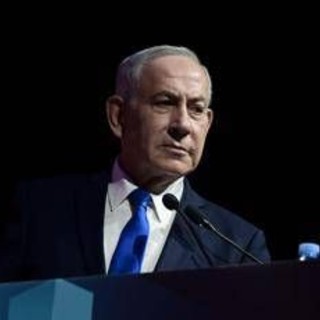 Netanyahu denuncia Haaretz per diffamazione: "Bugie, nessuna telefonata con Mbz"