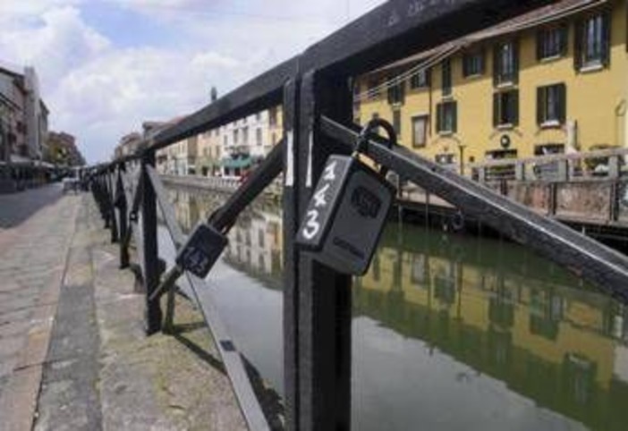 Casa, legge Ue minaccia affitti brevi: da Amalfi a Cortina ma anche a Roma, Milano, Venezia Casa, legge Ue minaccia affitti brevi: da Amalfi a Cortina ma anche a Roma, Milano, Venezia