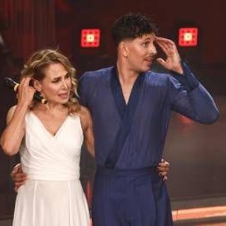 Barbara D'Urso, infortunio a poche ore dalla diretta di Ballando: "Sono preoccupata..." Barbara D'Urso, infortunio a poche ore dalla diretta di Ballando: "Sono preoccupata..."