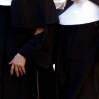 Suore di clausura in fuga, dal convento di Vittorio Veneto scappano altre sei religiose