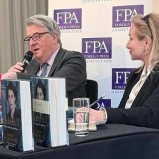 Gb, il biografo Hardman: "Elisabetta e il suo amore per l'Italia, alleato importantissimo" Gb, il biografo Hardman: "Elisabetta e il suo amore per l'Italia, alleato importantissimo"