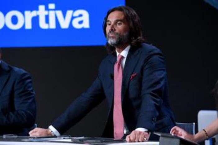 Adani, la lettera di fine Mondiali: "Grazie al Futbol... e a Messi" Adani, la lettera di fine Mondiali: "Grazie al Futbol... e a Messi"