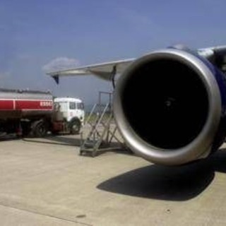 Crisi carburante aerei: l'Europa tra Stretto di Hormuz e scorte limitate