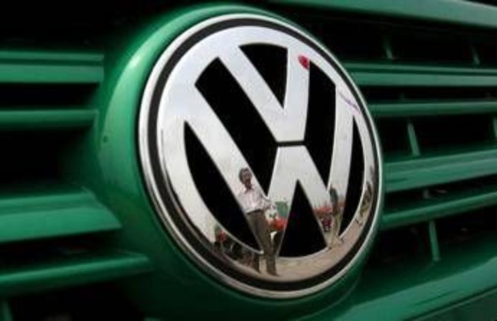 Volkswagen richiama 2,8 milioni di veicoli per rischio corrosione sterzo: i modelli interessati Volkswagen richiama 2,8 milioni di veicoli per rischio corrosione sterzo: i modelli interessati