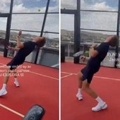 Sinner, il padel fa male: Jannik 'preso a pallate' Sinner, il padel fa male: Jannik 'preso a pallate'