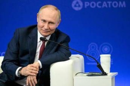 Putin avverte l'Occidente: &quot;Qualsiasi truppa straniera in Ucraina sarebbe bersaglio&quot;