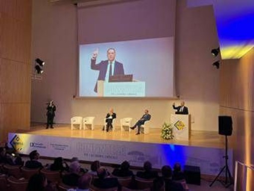 Lavoro, Confintesa: "Contratti pirata costano fino a 12mila al lavoratore" Lavoro, Confintesa: "Contratti pirata costano fino a 12mila al lavoratore"