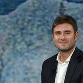 Di Battista ricoverato a Cuba, l'operazione e i tempi del possibile rientro in Italia: cosa sappiamo