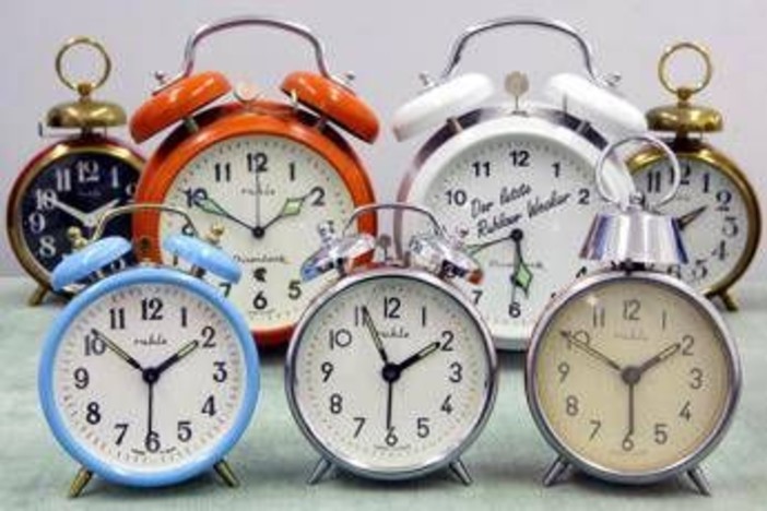 Ora solare, un piccolo jet lag per l'organismo: orologio biologico da riadattare