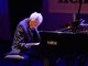 Addio ad Abdullah Ibrahim, morto a 91 anni il pianista che trasformò il jazz in voce libertà contro apartheid