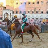 Palio di Siena, oggi l'Assunta: orario, cavalli, fantini e dove vederlo in tv Palio di Siena, oggi l'Assunta: orario, cavalli, fantini e dove vederlo in tv