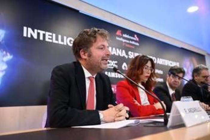 Arzarello (Meta): "Regolamento dell'Ue su batterie freno a leadership su dispositivi indossabili" Arzarello (Meta): "Regolamento dell'Ue su batterie freno a leadership su dispositivi indossabili"