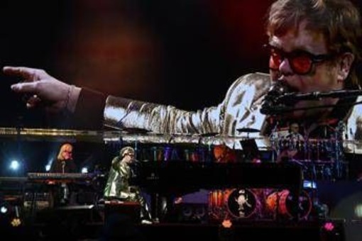 Elton John: &quot;Non posso più vedere i miei figli giocare a rugby o a calcio&quot;
