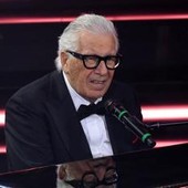 Addio a Peppino di Capri, oggi l'ultimo saluto alla voce di 'Champagne': i funerali sull'isola