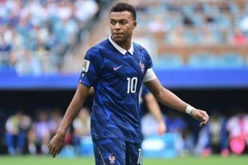 Mbappé: "Io come Ronaldo? La Francia non mi farà mai giocare fino a 41 anni"