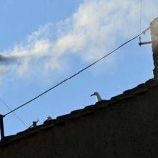 Conclave, la fumata è bianca: la Chiesa ha un nuovo Papa
