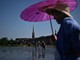 Caldo in Europa, in Italia 16 città in allerta. In Francia il giorno più caldo di sempre. Oms: "E' emergenza sanitaria" Caldo in Europa, in Italia 16 città in allerta. In Francia il giorno più caldo di sempre. Oms: "E' emergenza sanitaria"