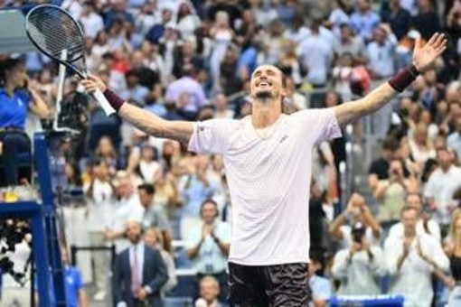 Zverev: "Ora sono il più forte del mondo, ma solo perché non c'è Sinner" Zverev: "Ora sono il più forte del mondo, ma solo perché non c'è Sinner"