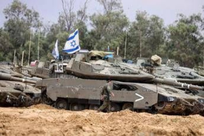 Gaza, Israele prepara nuova offensiva: &quot;Attacco su vasta scala, via la popolazione&quot;