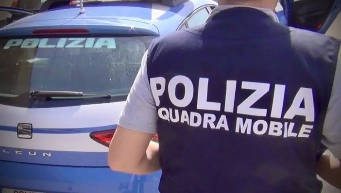 Sequestrato e picchiato per costringerlo a dare denaro, 9 arresti a Brescia