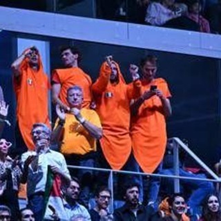 Atp Finals, le 'follie' dei tifosi: "4mila euro per vedere la finale Sinner-Alcaraz" Atp Finals, le 'follie' dei tifosi: "4mila euro per vedere la finale Sinner-Alcaraz"