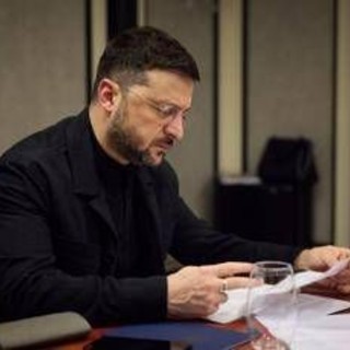 Ucraina-Russia, oggi a Berlino nuovo round per la pace: Zelensky pronto a rinunce