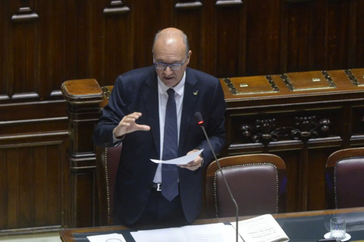 Scuola, Valditara “Sì a compiti su diario, stop a più verifiche lo stesso giorno”