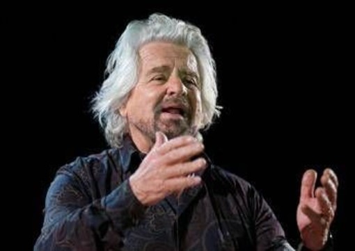 Beppe Grillo: "Non ho potere e facoltà di fare un partito. Mio figlio Ciro studia per gridare la sua innocenza" Beppe Grillo: "Non ho potere e facoltà di fare un partito. Mio figlio Ciro studia per gridare la sua innocenza"
