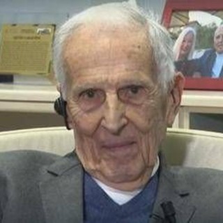 Garattini, la ricetta per vivere a lungo: "Bisogna allenare il cervello. E niente carne" Garattini, la ricetta per vivere a lungo: "Bisogna allenare il cervello. E niente carne"
