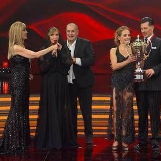 "Qualcosa di dolce a Lucarelli?", "Non riesco a essere finta", (l'ultima) frecciata di D'Urso a Ballando