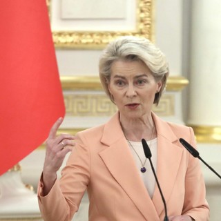 Von der Leyen “La pace sia alle condizioni dell’Ucraina”
